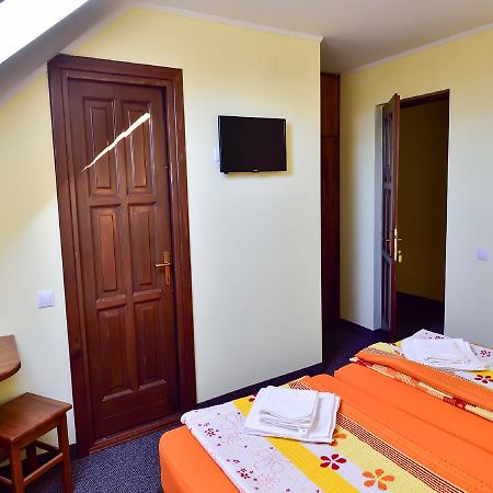 Gyongyvirag Panzio Bed and Breakfast Turia Buitenkant foto