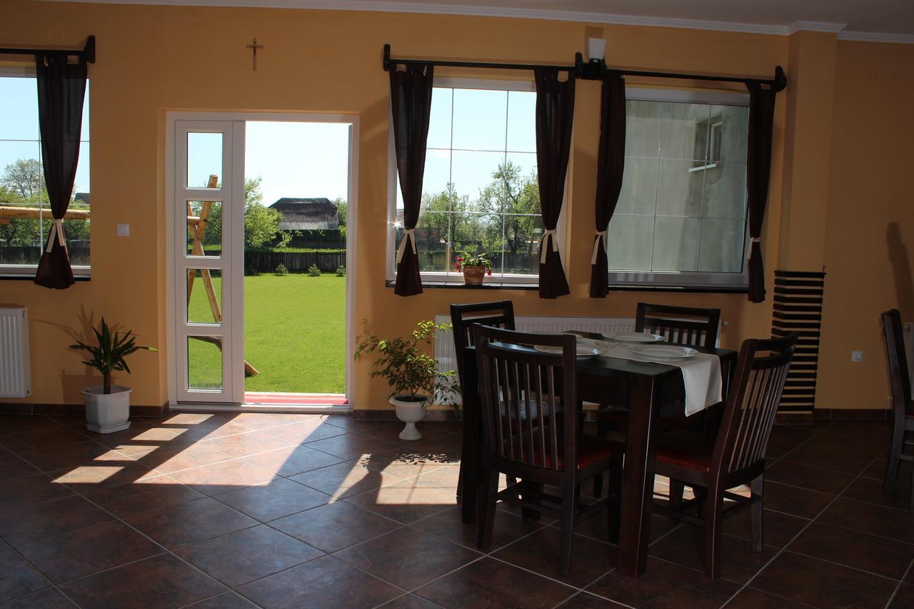 Gyongyvirag Panzio Bed and Breakfast Turia Buitenkant foto