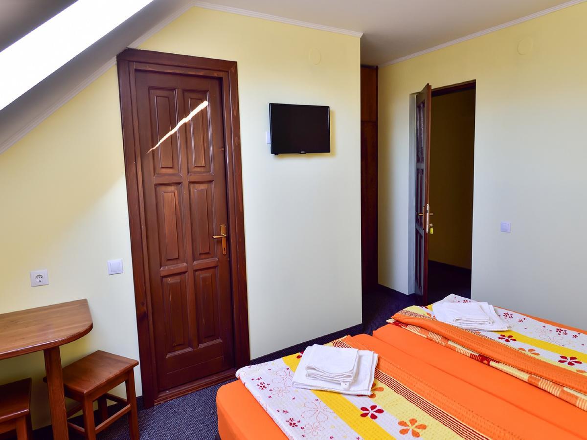 Gyongyvirag Panzio Bed and Breakfast Turia Buitenkant foto